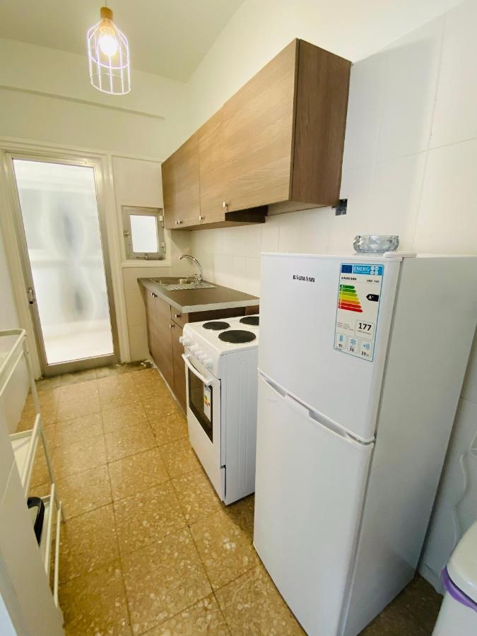 Simple One Bedroom Flat In Engomi Luaran gambar