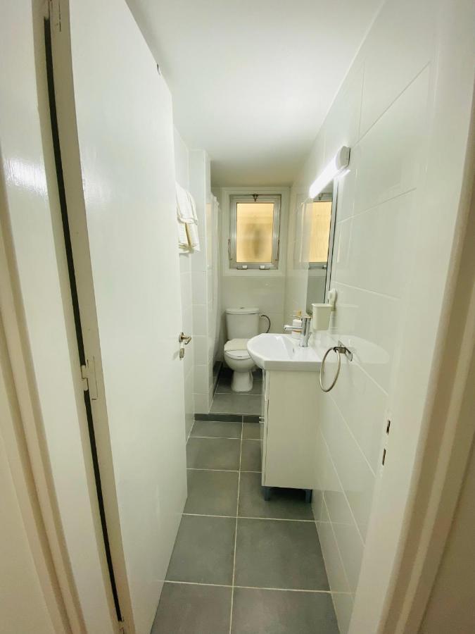 Simple One Bedroom Flat In Engomi Luaran gambar